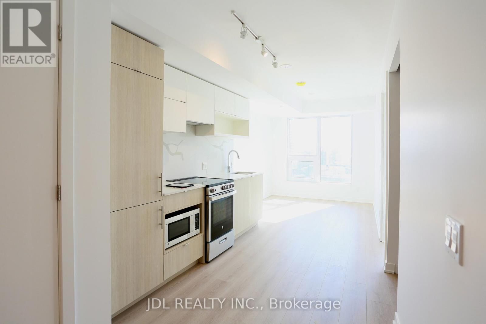 Property Photo:  100 Queen Street East 1808  ON M5C 0B5 