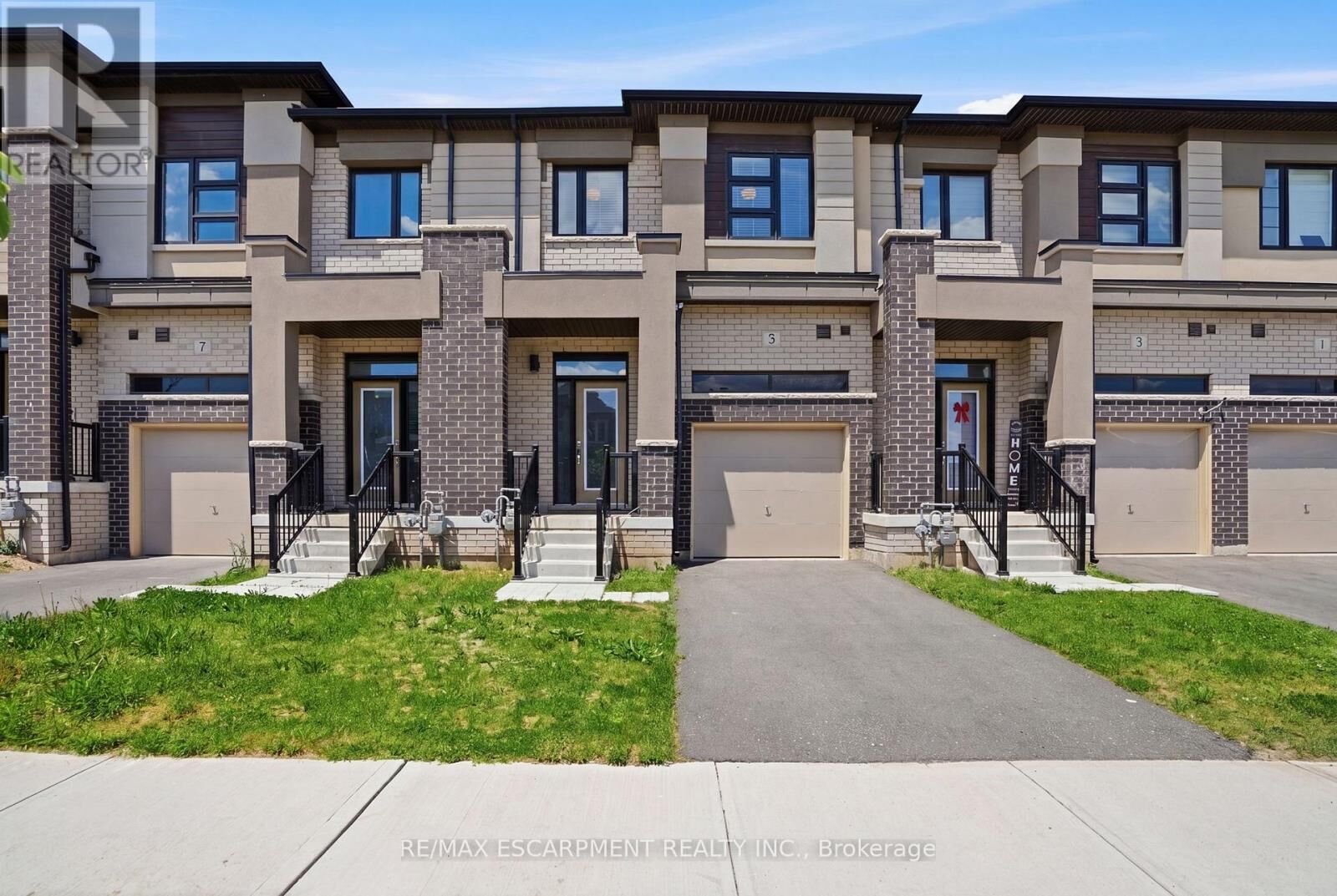 Property Photo:  5 George Brier Drive West  ON N3L 0L2 