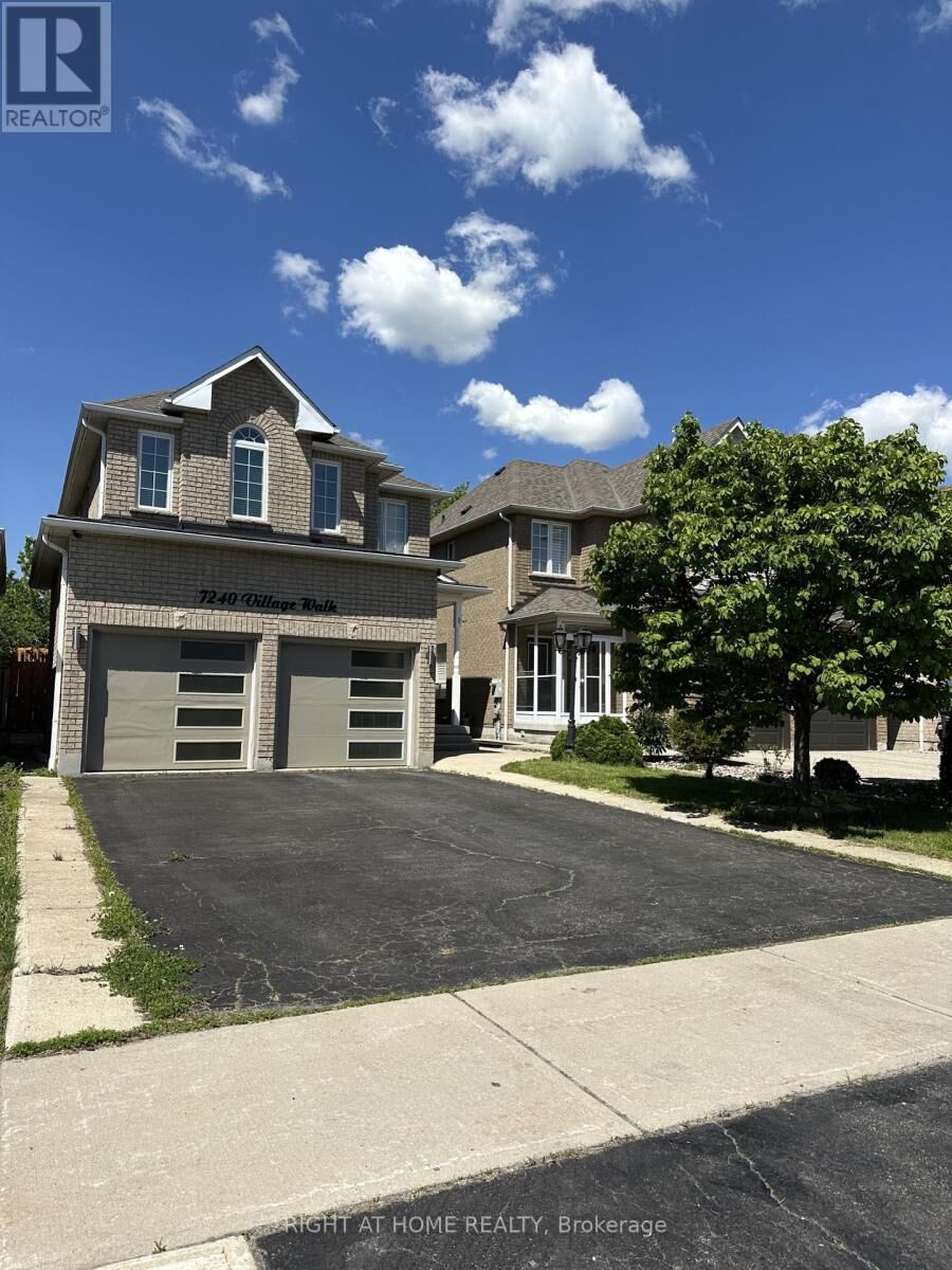 Property Photo:  7240 Village Walk  ON L5W 1V8 