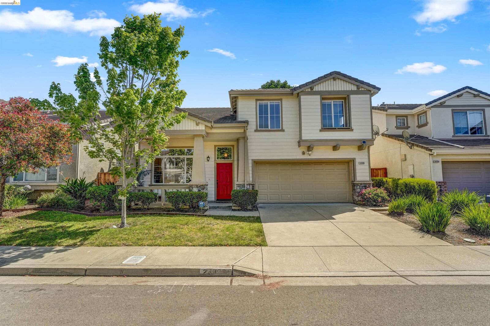 Property Photo:  24986 Silverthorne Pl  CA 94544 