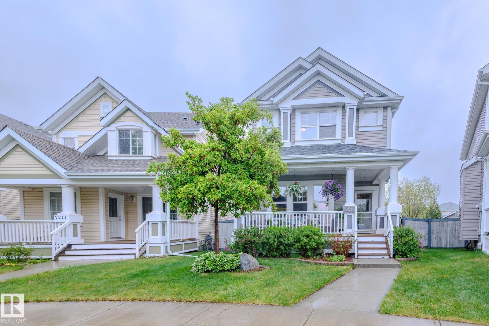 Property Photo:  7207 14A Avenue SW  AB T6X 0E1 