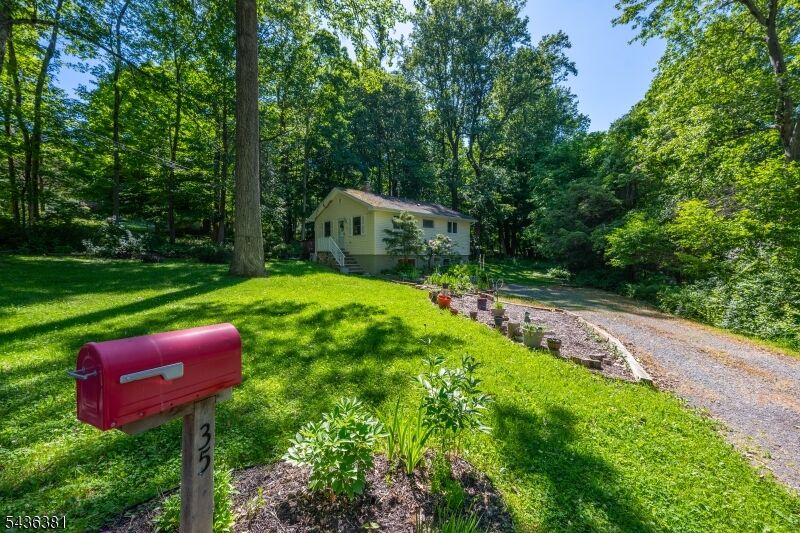 Property Photo: 35 Windy Bush Ln NJ 07871