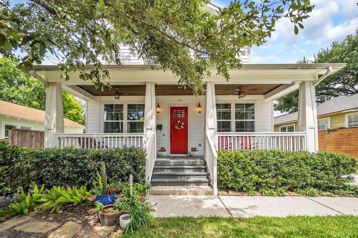 Property Photo:  118 Northwood Street  TX 77009 
