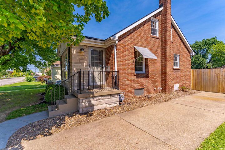 Property Photo:  830 Joan Avenue  IN 47711 