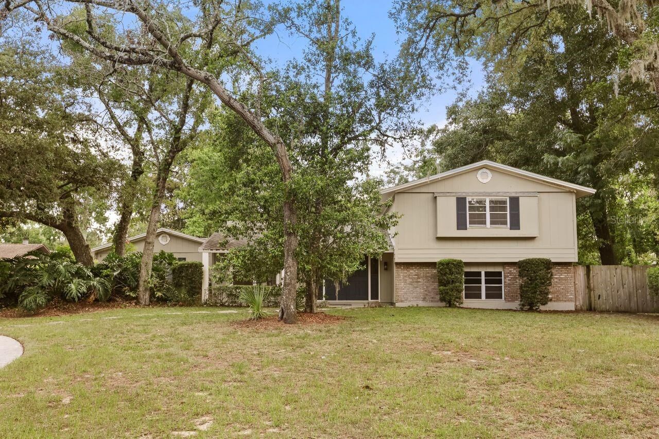 Property Photo: 200 Crooked Oak Court FL 32779