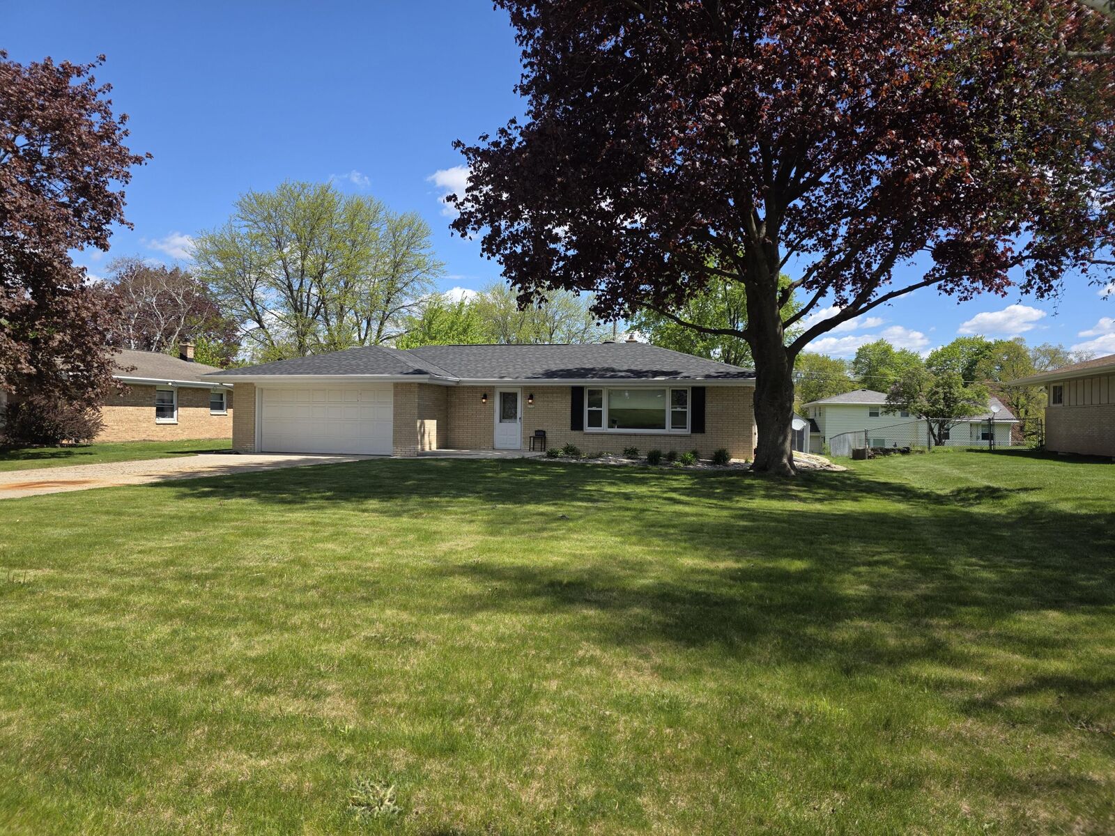Property Photo:  2532 S Seymour Pl  WI 53227 