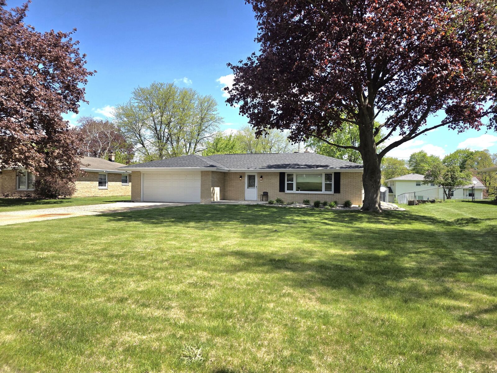 Property Photo: 2532 S Seymour Pl WI 53227