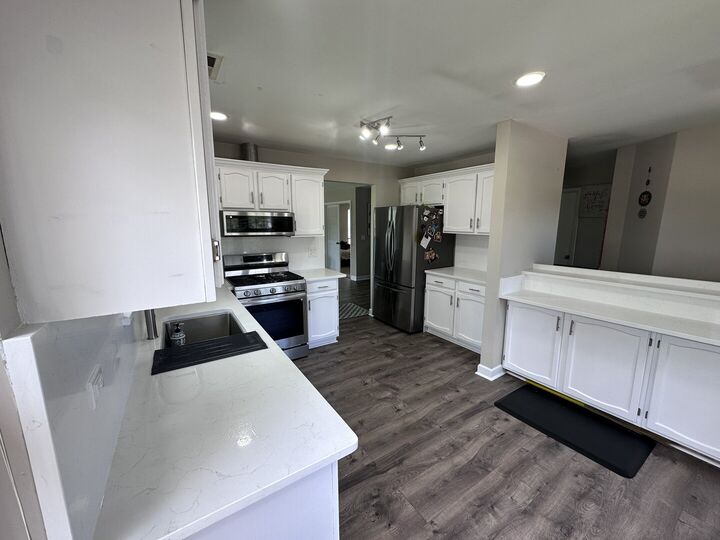 Property Photo:  202 E Fabish Drive 202  IL 60089 
