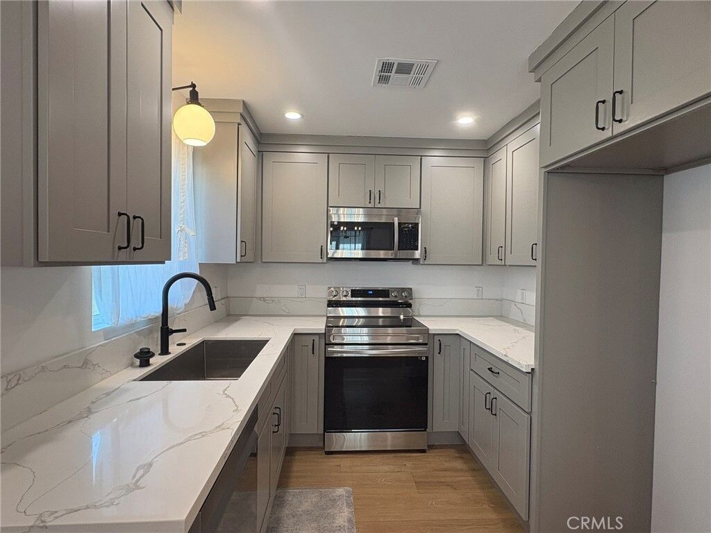 Property Photo:  15210 San Jose Street  CA 91345 