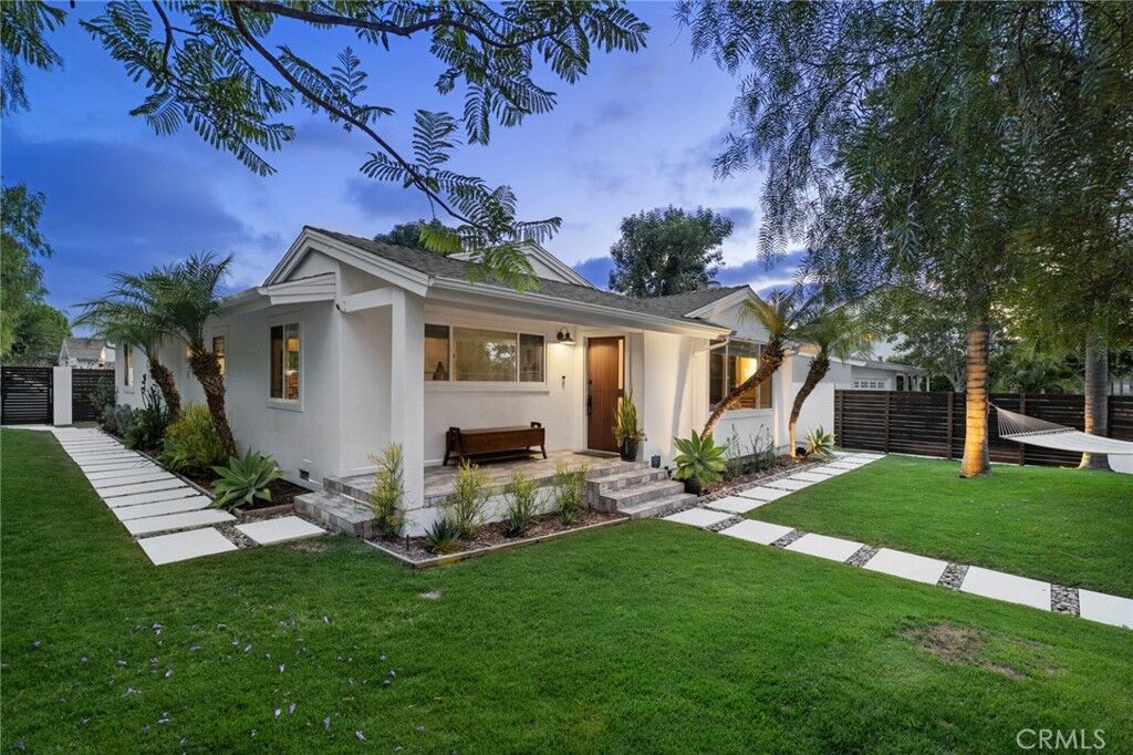 Property Photo:  299 Mesa Drive  CA 92627 