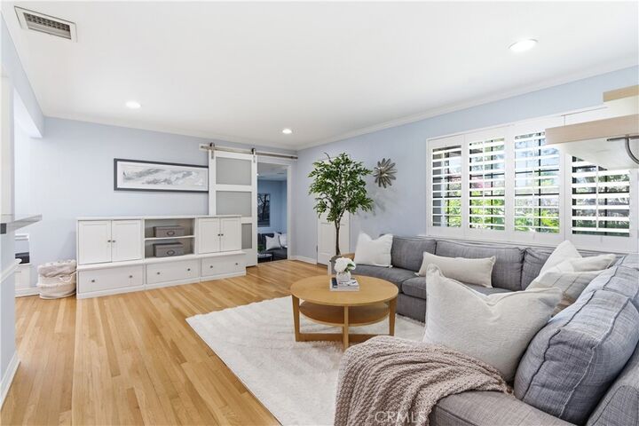 Property Photo:  526 N Toluca Park Drive  CA 91505 