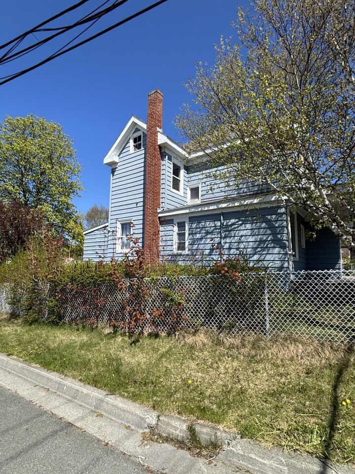 Property Photo:  21 Regent Street  NS B2A 2E3 