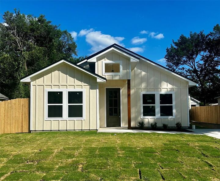 Property Photo:  3616 Hubby Avenue  TX 76710 