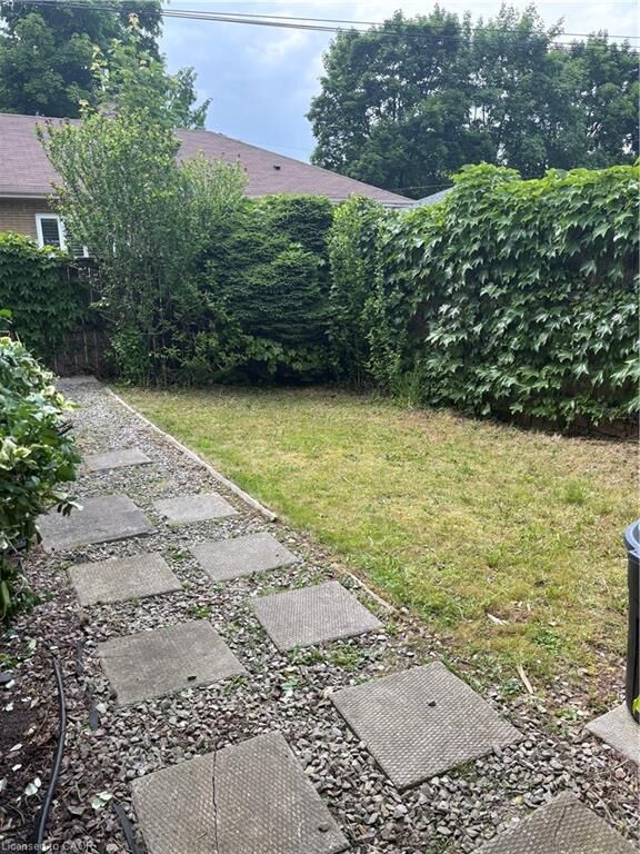 Property Photo:  59 Brentwood Drive  ON L8G 2X1 