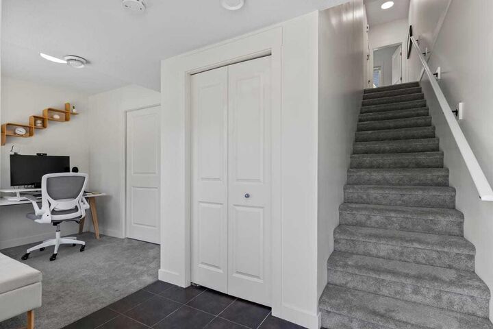 Property Photo:  11 Skyview Point Heath NE  AB T3N 0L7 