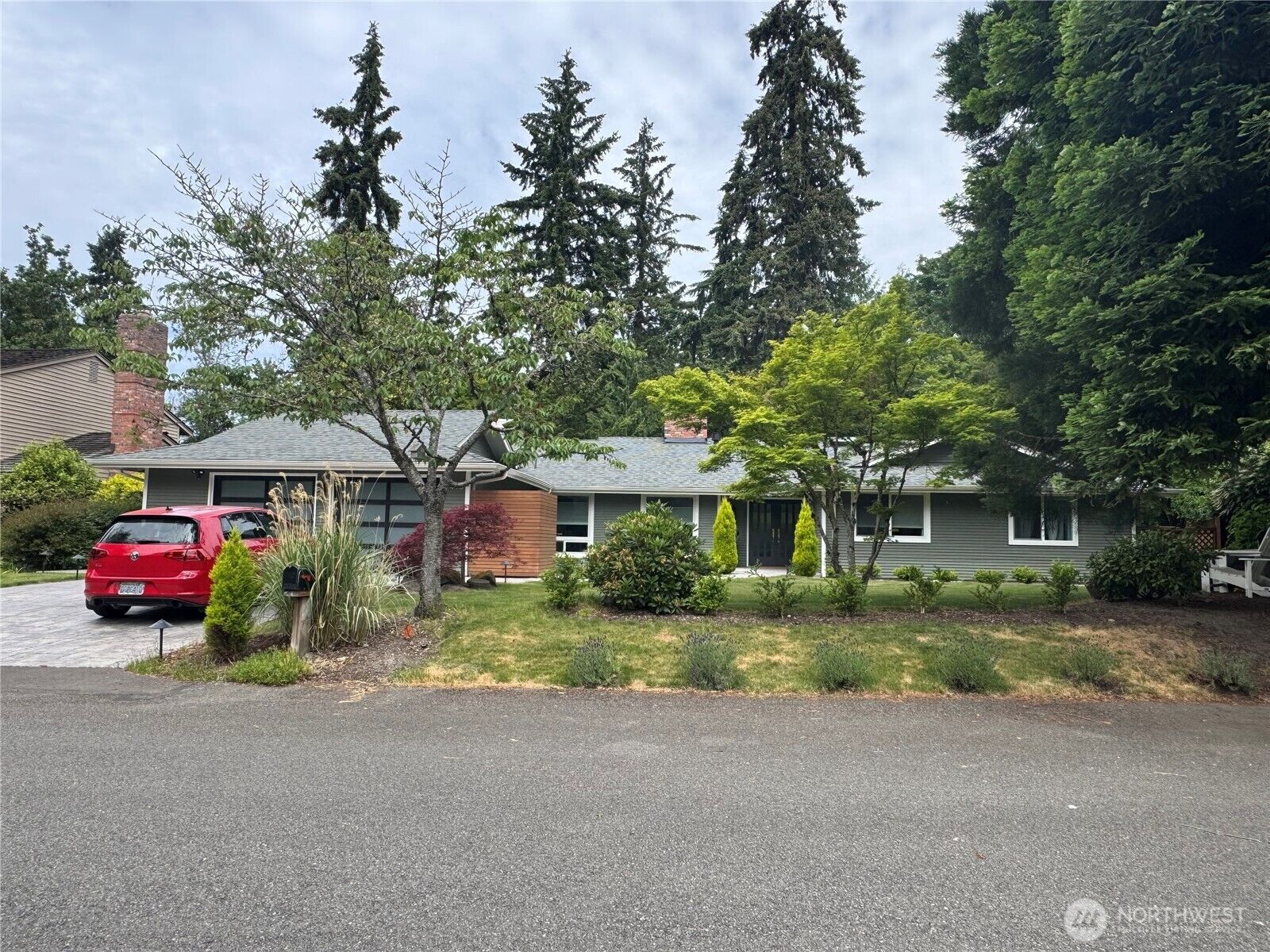 Property Photo: 8410 SE 61st Street WA 98040