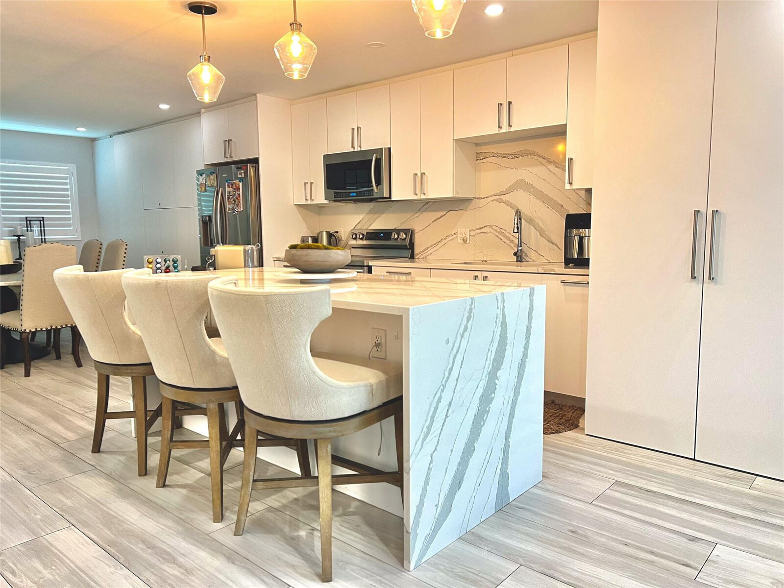 Property Photo:  2115 NE 37th Drive 121  FL 33308 