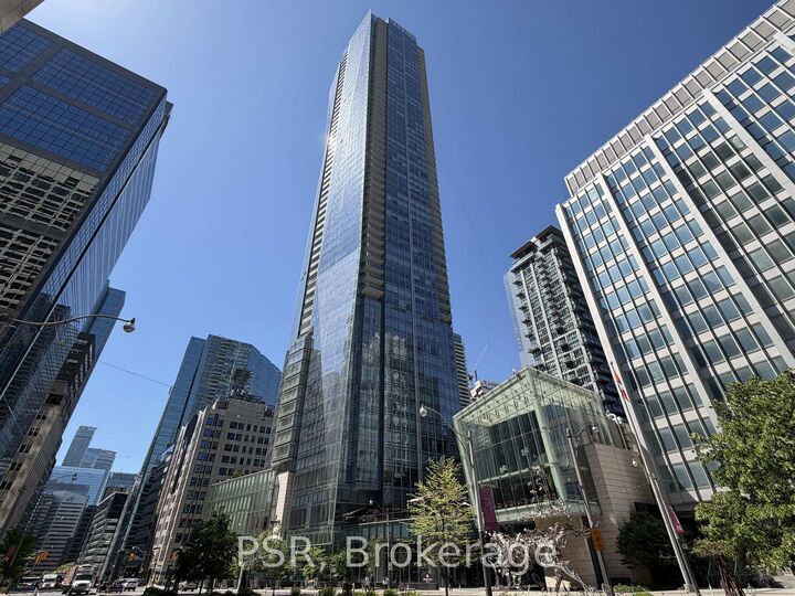 180 University Avenue 5003 — photo 1