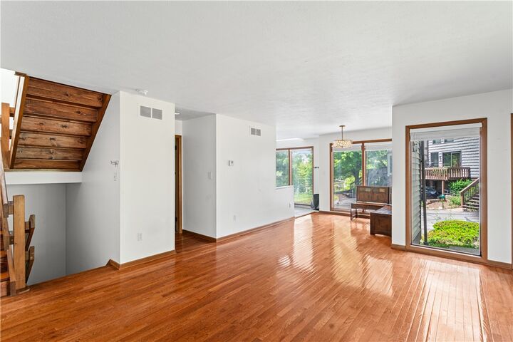 Property Photo:  420 Spring Run Dr  PA 15146 
