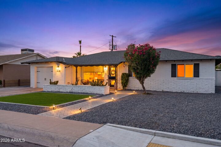 Property Photo: 8125 E Palm Lane AZ 85257