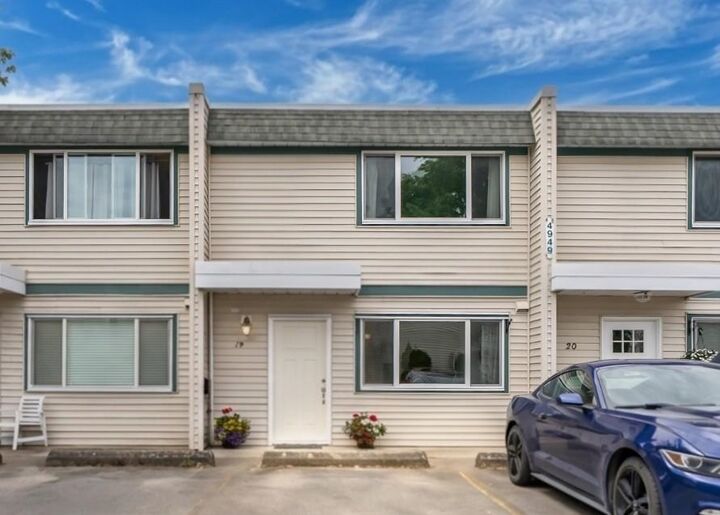 Property Photo: 4949 57 Street 19 BC V4K 3E7