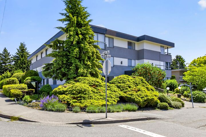 Property Photo:  1390 Merklin Street 203  BC V4B 4C1 