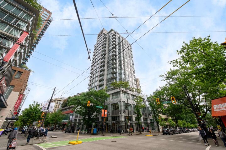 480 Robson Street 801 — photo 1