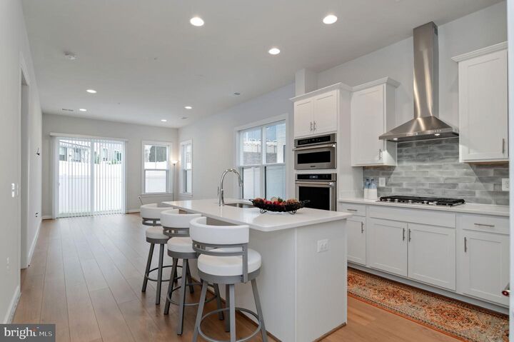 Property Photo:  43899 Siren Song Terrace  VA 20176 