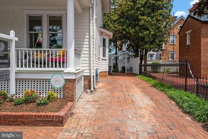 Property Photo:  238 King George Street  MD 21401 