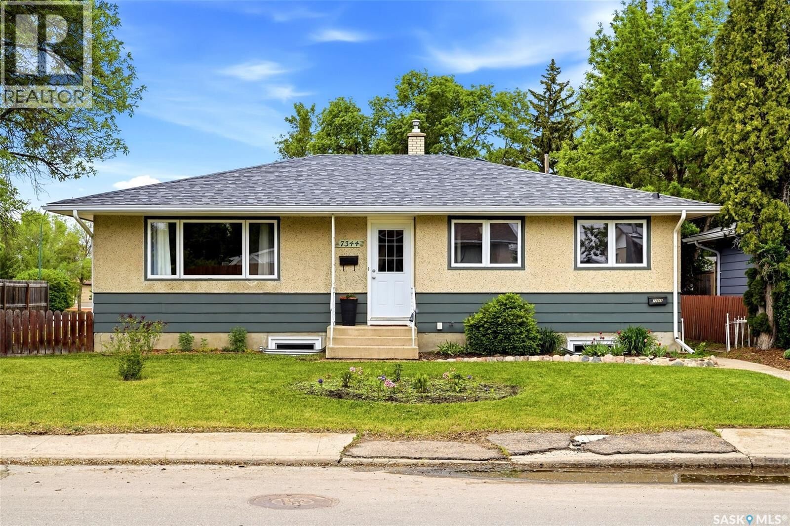 Property Photo:  7344 6th Avenue  SK S4T 0P2 