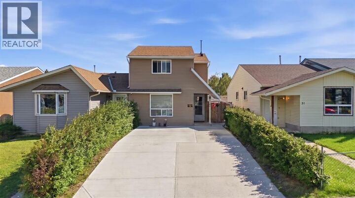 Property Photo:  53 Falchurch Road Northeast  AB T3J 1G6 