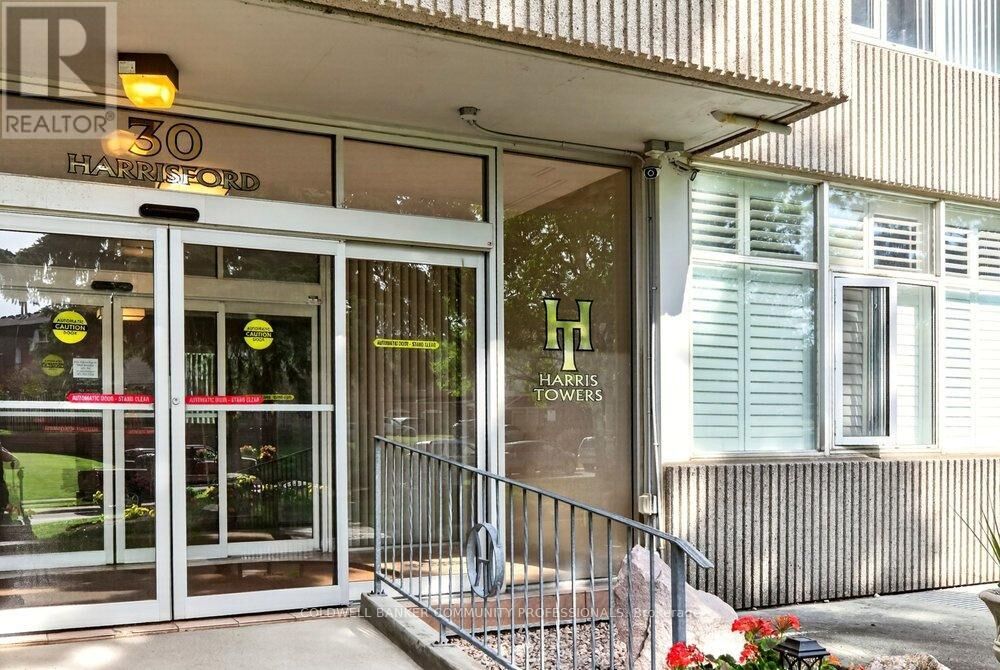 Property Photo:  30 Harrisford Street 1107  ON L8K 6M9 