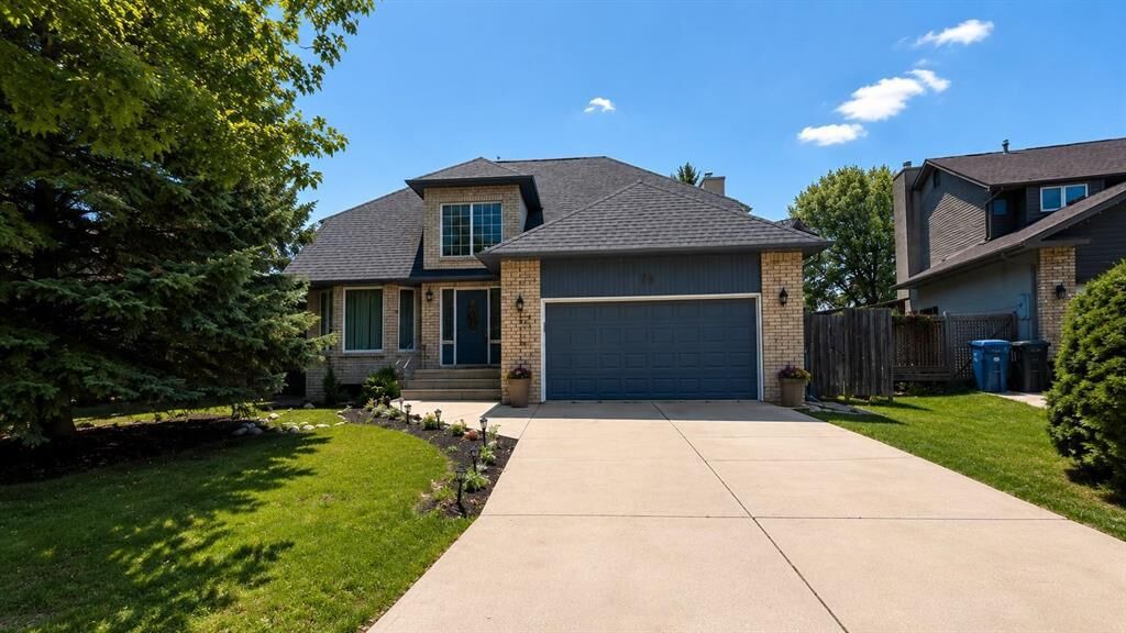 Property Photo:  79 Myles Robinson Way  MB R3X 1K6 