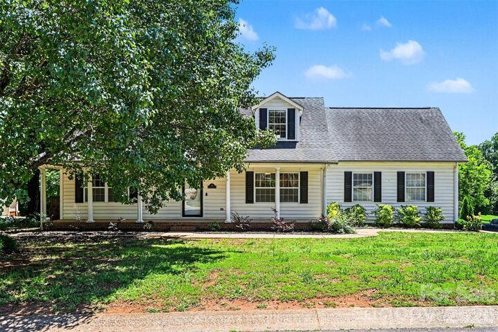Property Photo:  113 Heather Glen Lane  NC 28012 