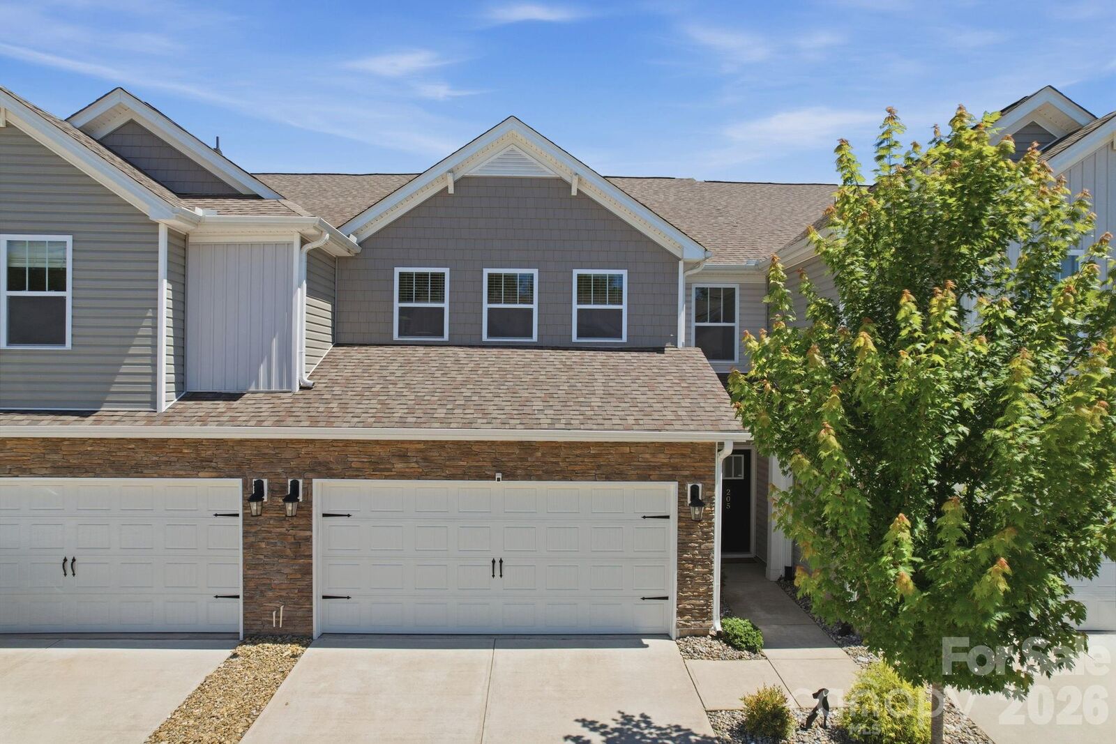 Property Photo: 205 Reynard Trail SC 29609