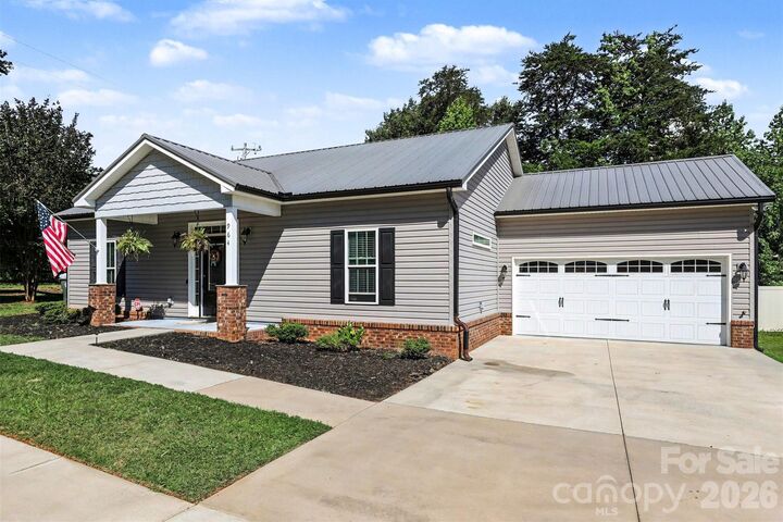 Property Photo:  964 Mathis Avenue  NC 28146 