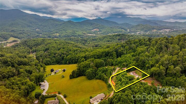 Property Photo:  305 Majestic Mountain Drive  NC 28714 