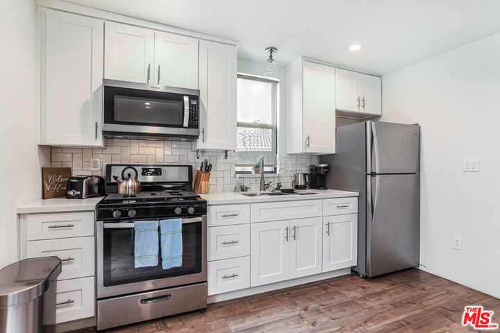 Property Photo:  8963 Cadillac Ave  CA 90034 