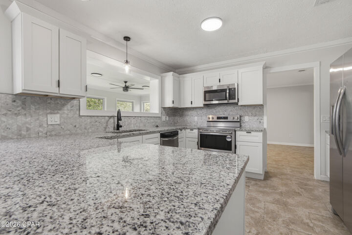 Property Photo: 1806 Highway 2297 FL 32404