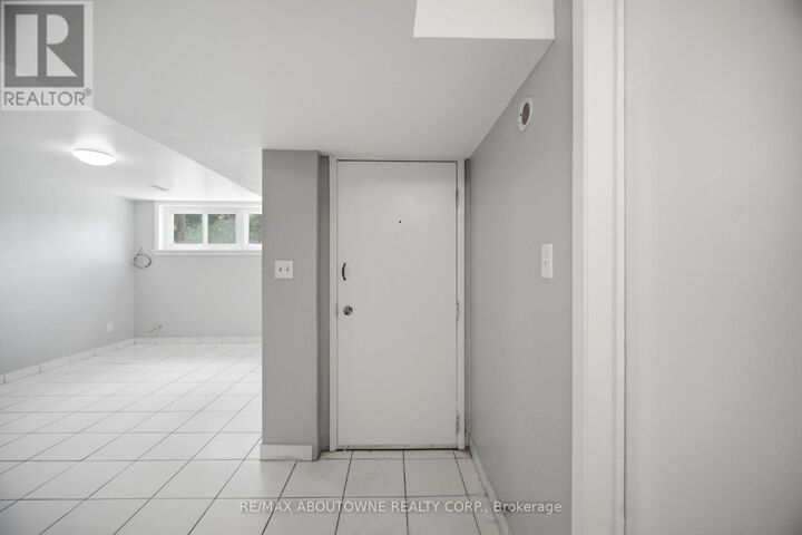 Property Photo:  203 Nelson Street 3  ON L6L 3J4 