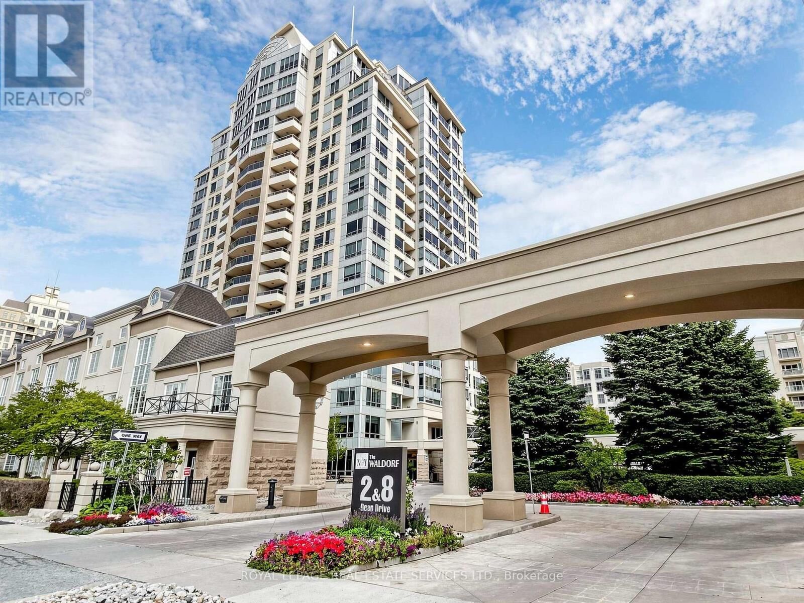 Property Photo:  2 Rean Drive 1111  ON M2K 3B8 