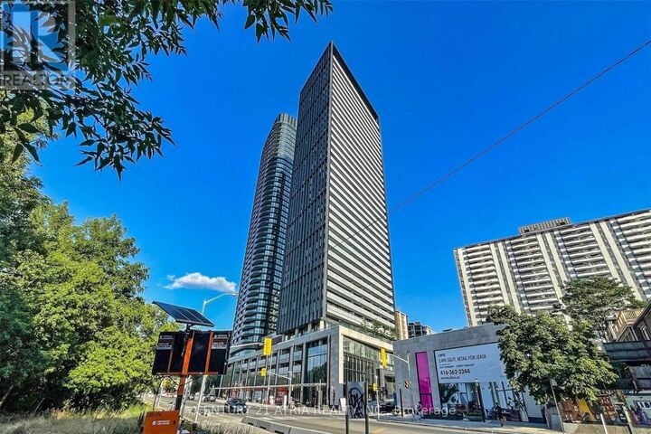 Property Photo:  575 Bloor Street 3211  ON M4X 1J8 