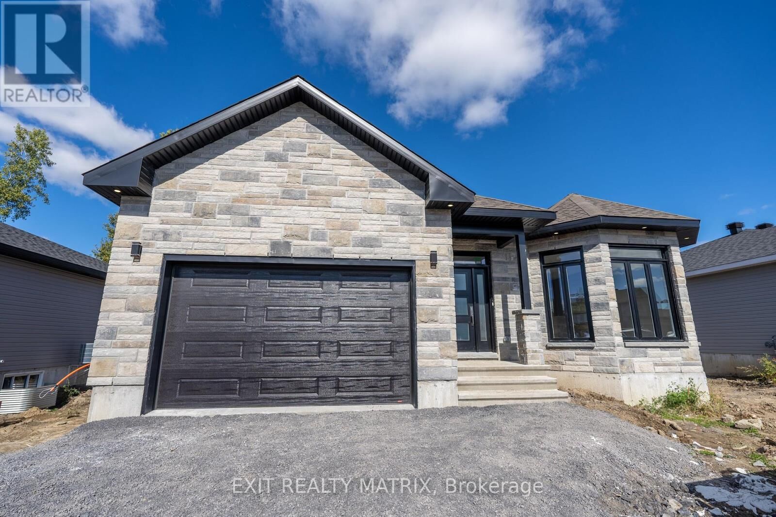 Property Photo:  1412 Caroline Court  ON K6J 0C5 