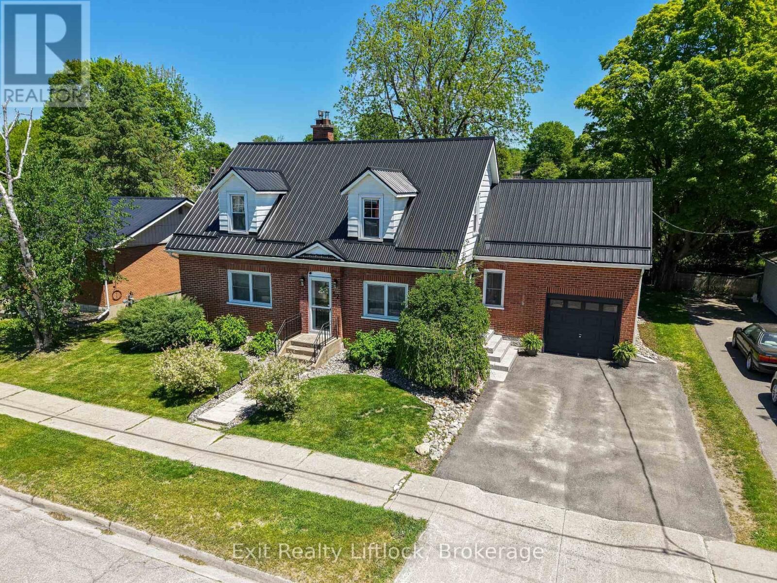 Property Photo:  52 Forsyth Street  ON K0K 2M0 