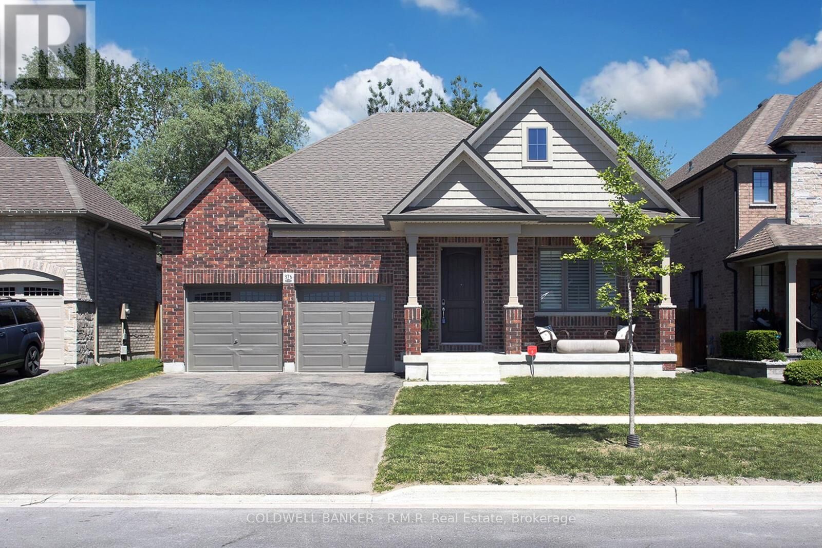 Photo de la propriété:  376 Northglen Boulevard  ON L1C 7E2 