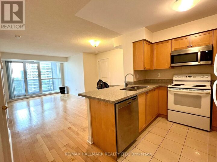 Property Photo:  4968 Yonge Street 1906  ON M2N 7G9 