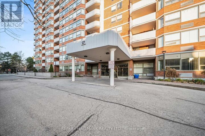Property Photo:  121 Ling Road 1504  ON M1E 4Y2 