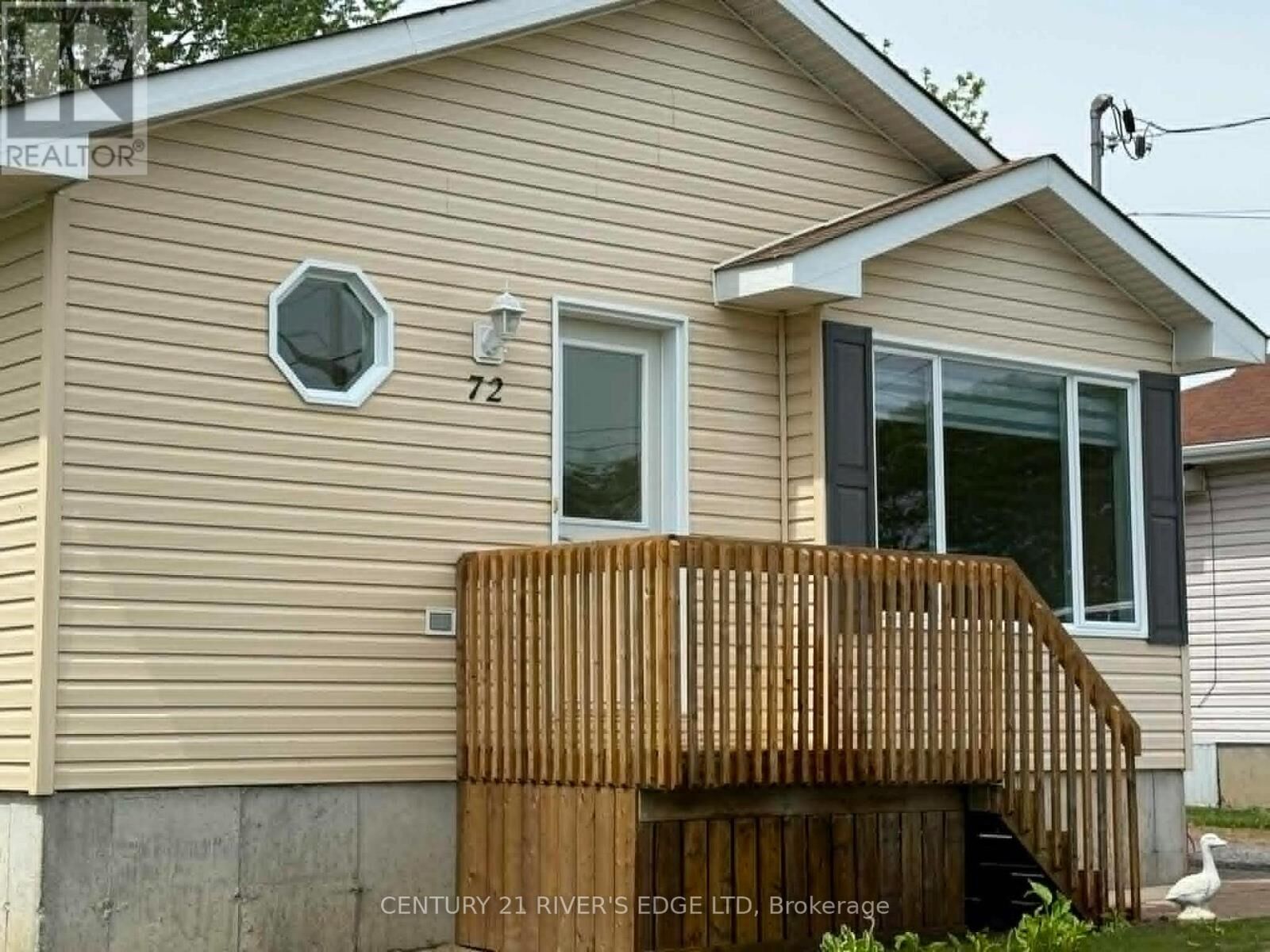 Property Photo:  72 St Lawrence Street  ON K0C 1X0 