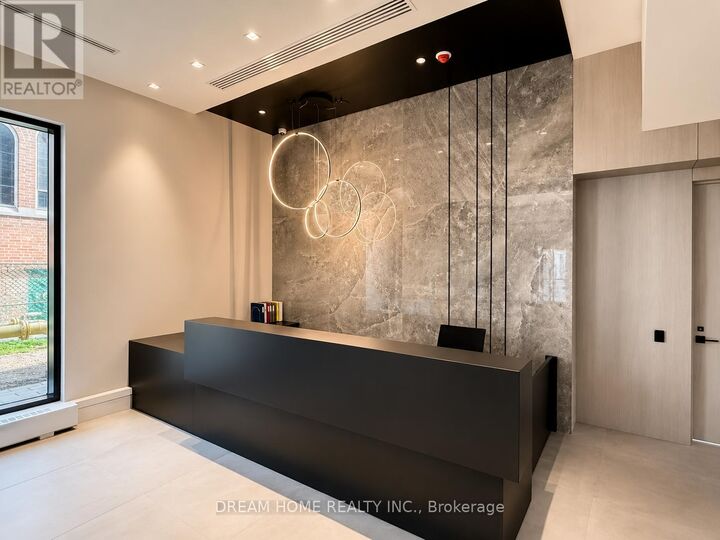 Property Photo:  609 Sherbourne Street 1701  ON M4X 0A4 