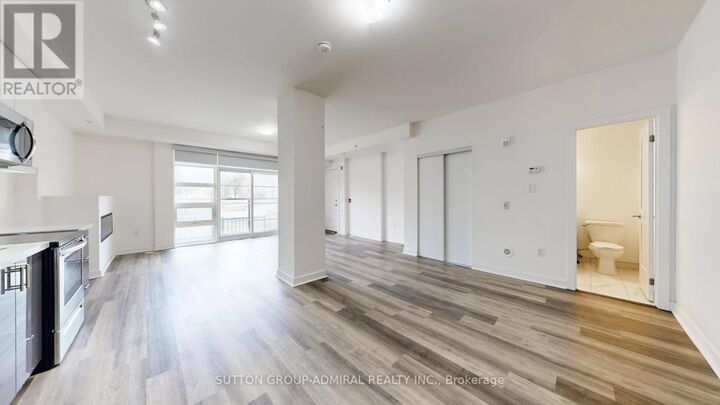 Property Photo:  57 Finch Avenue West 11  ON M2N 0K9 
